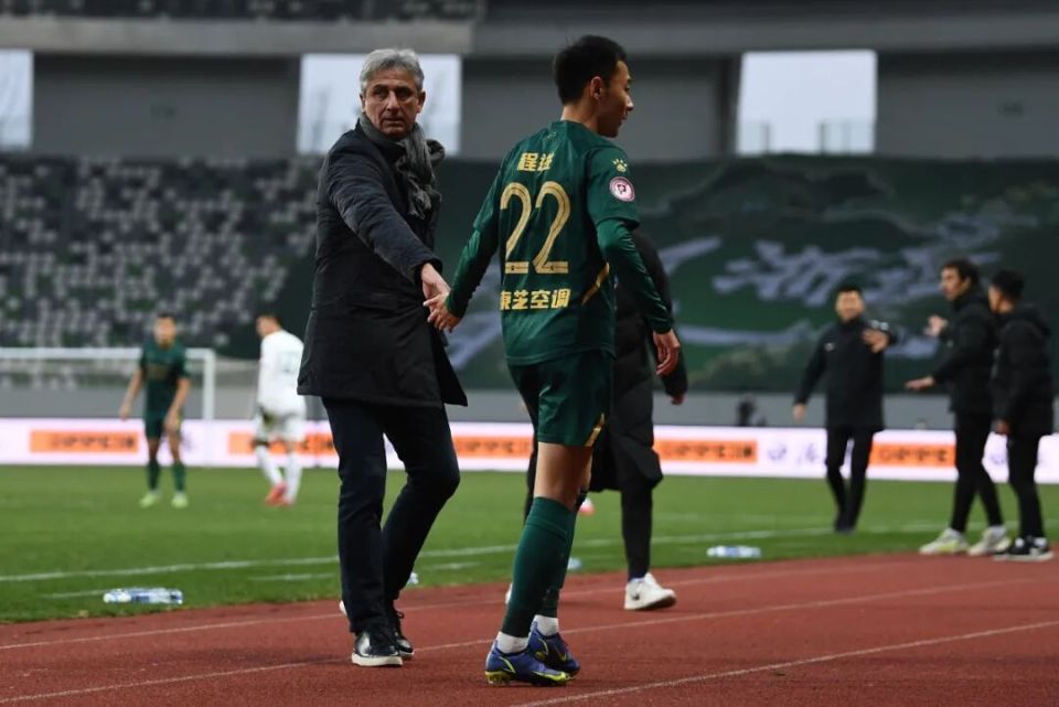 跻身亚洲顶, 大的荣幸, 接受采访时