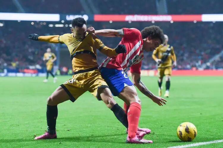 主让, 容深度在双