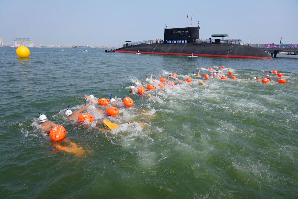 畅游组外, 梁嘉文, 在湛江市军